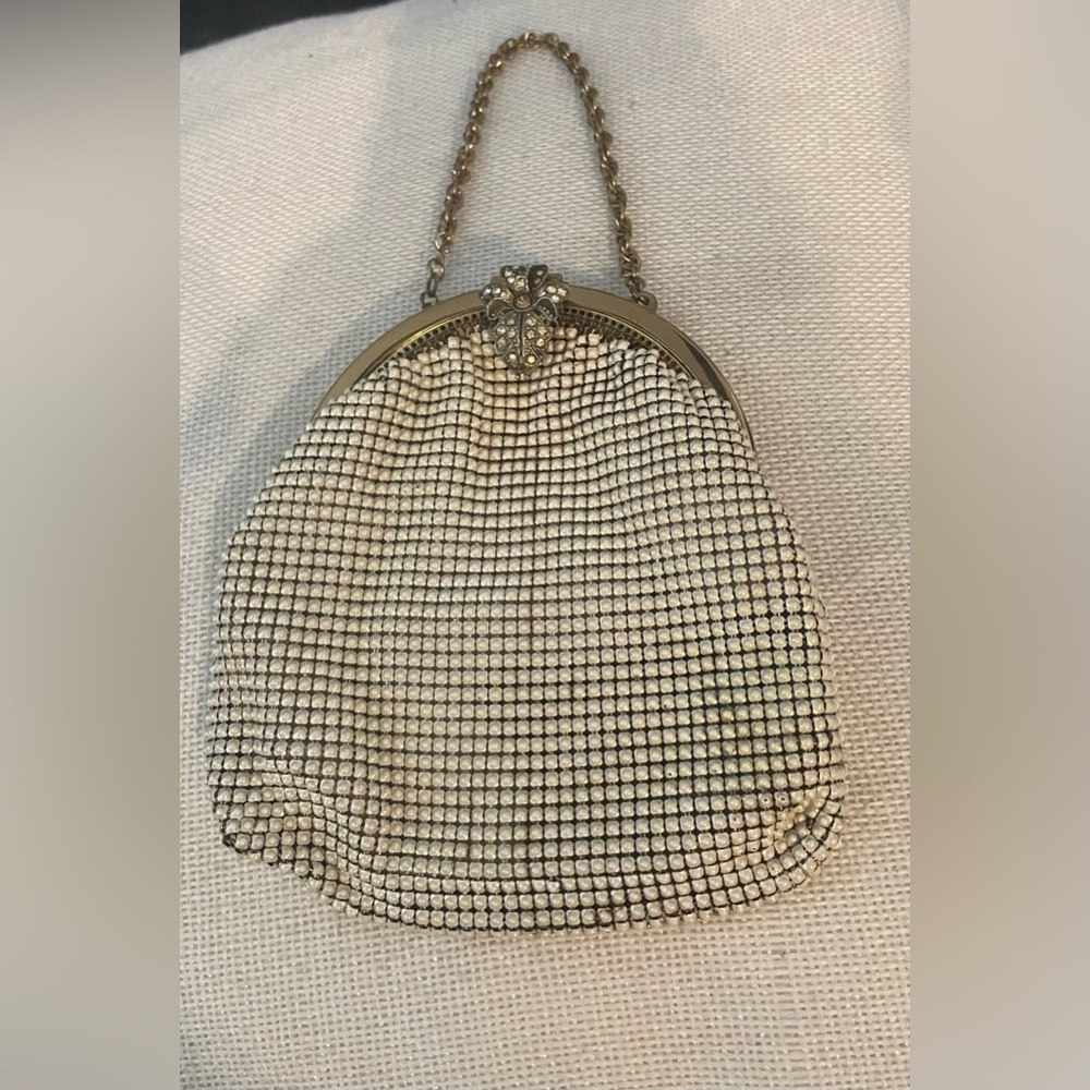 Vintage mesh small purse with clasp
